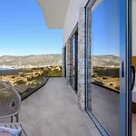 Platinum With Heated Pool, Jacuzzi And Sauna By The Sea In *