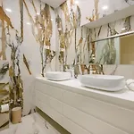 Platinum With Heated Pool, Jacuzzi And Sauna By The Sea In 빌라 로고즈니차