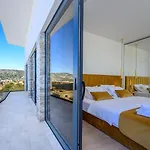 빌라 Platinum With Heated Pool, Jacuzzi And Sauna By The Sea In