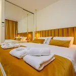 빌라 Platinum With Heated Pool, Jacuzzi And Sauna By The Sea In 로고즈니차