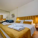 Platinum With Heated Pool, Jacuzzi And Sauna By The Sea In 빌라 *