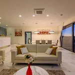 Platinum With Heated Pool, Jacuzzi And Sauna By The Sea In 빌라 로고즈니차