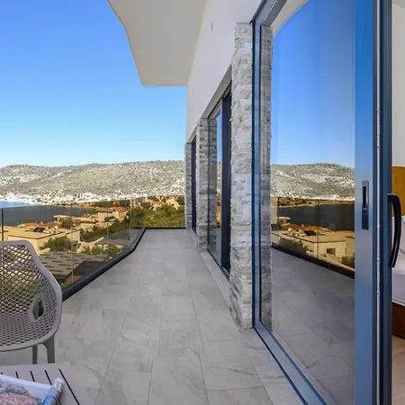 Ramarin 1 With Heated Pool, Jacuzzi And Sauna By The Sea In *