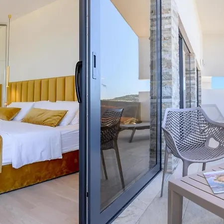 Ramarin 1 With Heated Pool, Jacuzzi And Sauna By The Sea In Rogoznica (Sibenik-Knin)