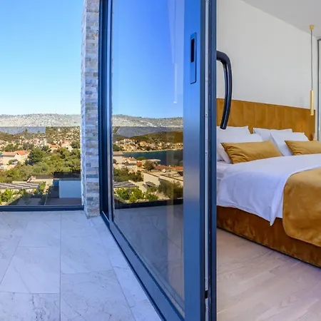 Ramarin 1 With Heated Pool, Jacuzzi And Sauna By The Sea In Villa Rogoznica (Sibenik-Knin)