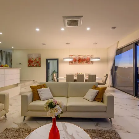 Platinum With Heated Pool, Jacuzzi And Sauna By The Sea In Villa Rogoznica (Sibenik-Knin)