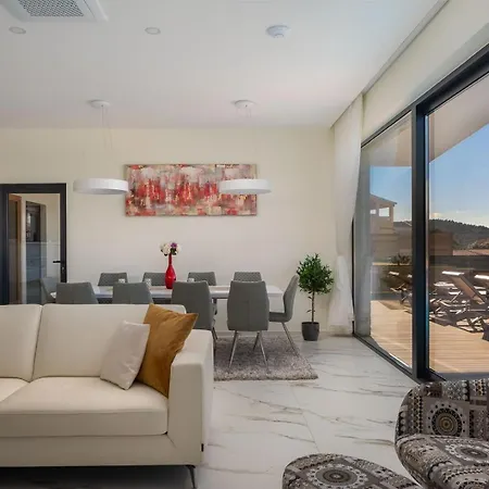 Ramarin 1 With Heated Pool, Jacuzzi And Sauna By The Sea In Rogoznica (Sibenik-Knin)