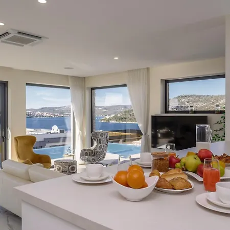 Ramarin 1 With Heated Pool, Jacuzzi And Sauna By The Sea In