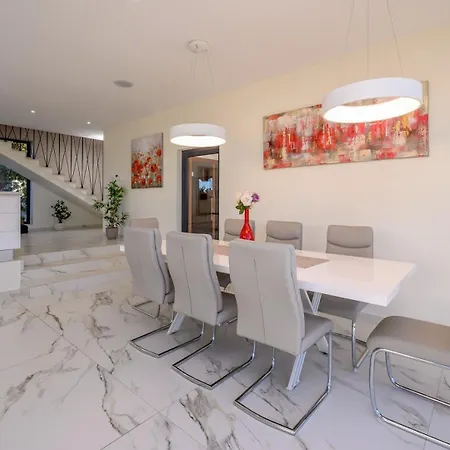 Villa Ramarin 1 With Heated Pool, Jacuzzi And Sauna By The Sea In *