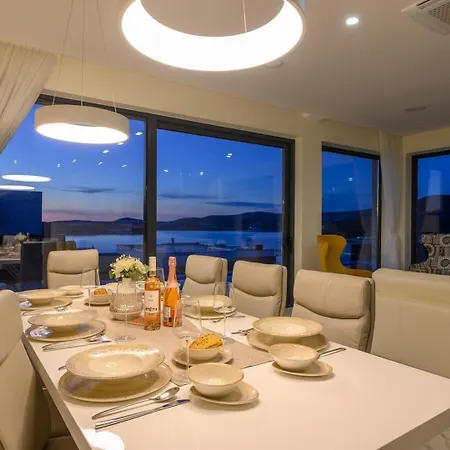 Ramarin 1 With Heated Pool, Jacuzzi And Sauna By The Sea In Villa Rogoznica (Sibenik-Knin)