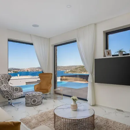 Ramarin 1 With Heated Pool, Jacuzzi And Sauna By The Sea In *