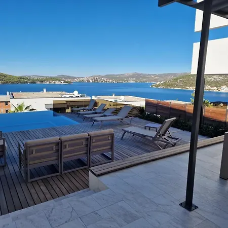 Ramarin 1 With Heated Pool, Jacuzzi And Sauna By The Sea In Rogoznica (Sibenik-Knin)