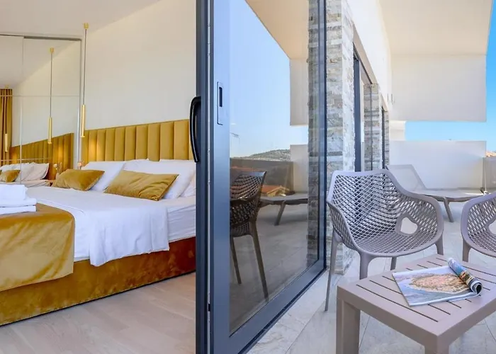 Ramarin 1 With Heated Pool, Jacuzzi And Sauna By The Sea In Rogoznica (Sibenik-Knin)