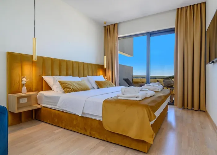 Ramarin 1 With Heated Pool, Jacuzzi And Sauna By The Sea In Villa