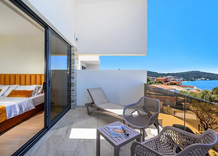 Ramarin 1 With Heated Pool, Jacuzzi And Sauna By The Sea In Villa *