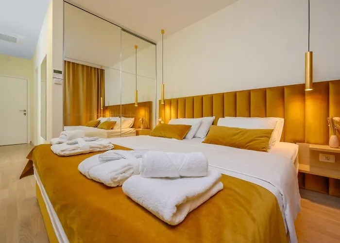 Villa Ramarin 1 With Heated Pool, Jacuzzi And Sauna By The Sea In Rogoznica (Sibenik-Knin)