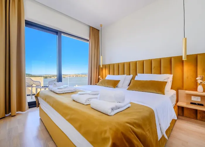 Villa Ramarin 1 With Heated Pool, Jacuzzi And Sauna By The Sea In *