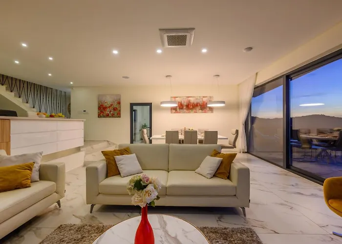 Ramarin 1 With Heated Pool, Jacuzzi And Sauna By The Sea In Villa Rogoznica (Sibenik-Knin)