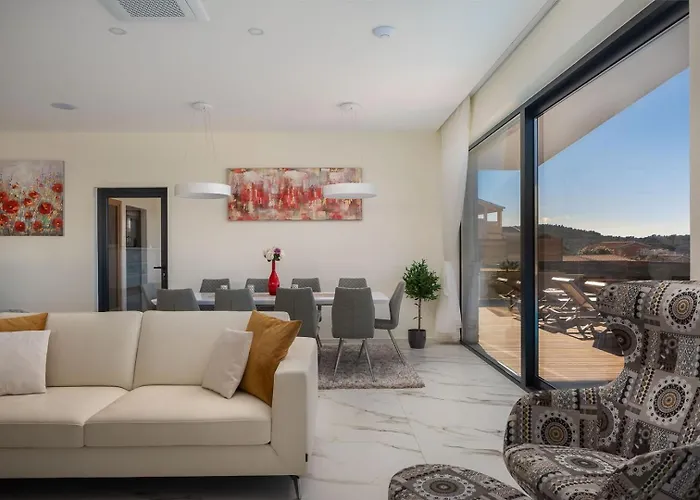 Ramarin 1 With Heated Pool, Jacuzzi And Sauna By The Sea In Rogoznica (Sibenik-Knin)