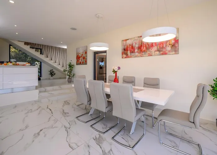 Villa Ramarin 1 With Heated Pool, Jacuzzi And Sauna By The Sea In *