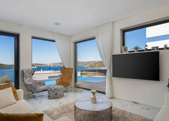 Ramarin 1 With Heated Pool, Jacuzzi And Sauna By The Sea In *