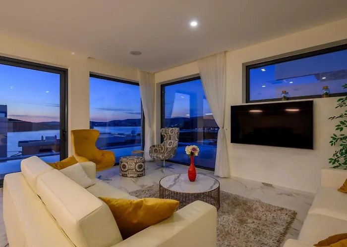 Villa Ramarin 1 With Heated Pool, Jacuzzi And Sauna By The Sea In Rogoznica (Sibenik-Knin)