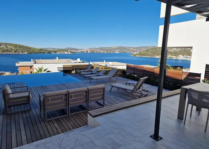 Ramarin 1 With Heated Pool, Jacuzzi And Sauna By The Sea In Rogoznica (Sibenik-Knin)