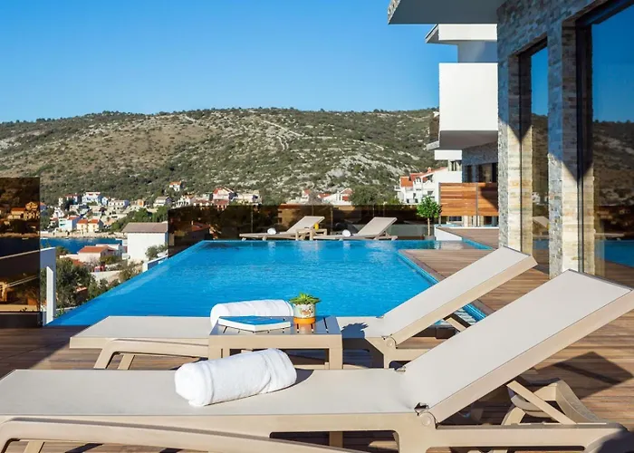 Ramarin 1 With Heated Pool, Jacuzzi And Sauna By The Sea In Villa