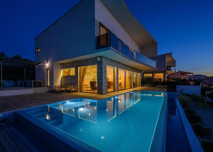 Villa Ramarin 1 With Heated Pool, Jacuzzi And Sauna By The Sea In *