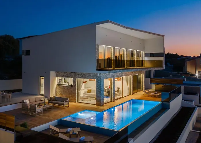 Ramarin 1 With Heated Pool, Jacuzzi And Sauna By The Sea In Villa Rogoznica (Sibenik-Knin)