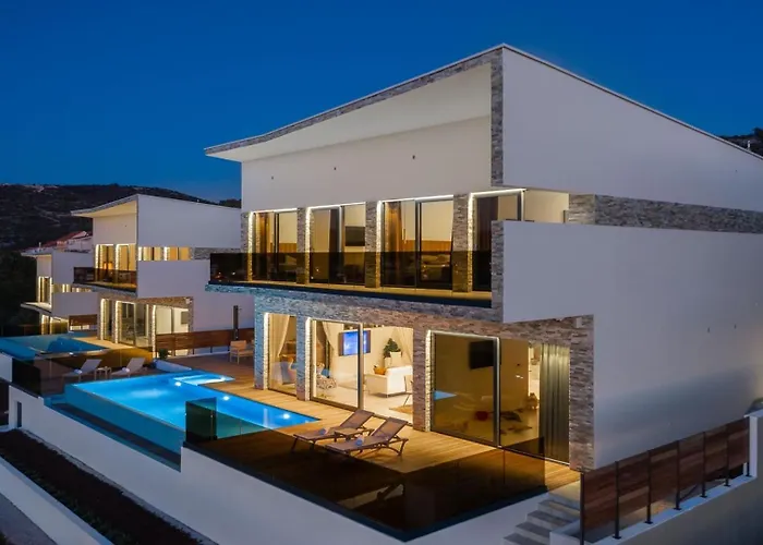 Ramarin 1 With Heated Pool, Jacuzzi And Sauna By The Sea In